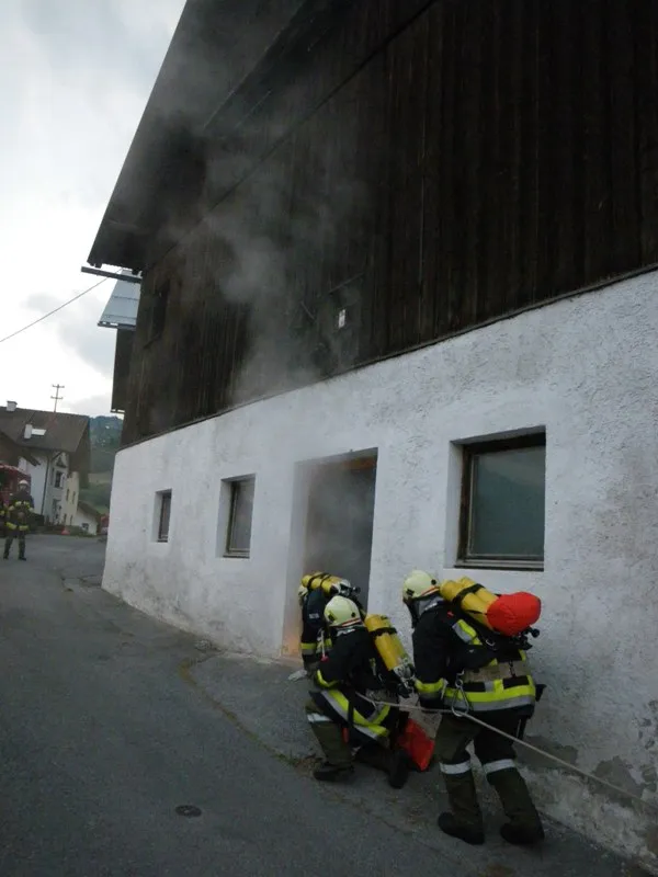 atemschutzübung-in-brennwald5.webp