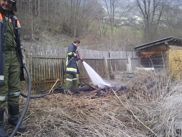 holzhaufen-in-brand-2010-6.webp