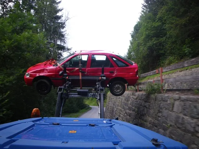 gruppenübung4-fahrzeugabsturz2.webp