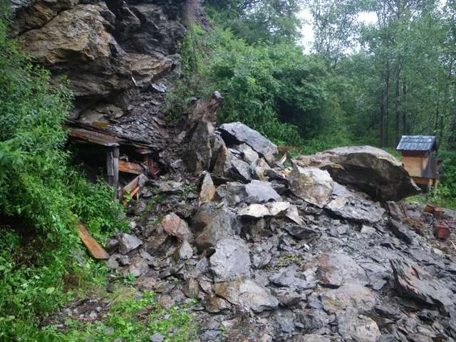 steinschlag-larchach-2010-3.webp