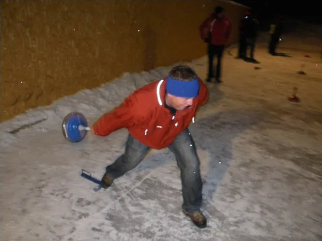 eisstockschiesen-wald-2012-4.webp