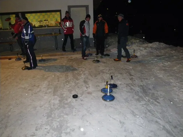 eisstockschiesen-wald-2012-5.webp