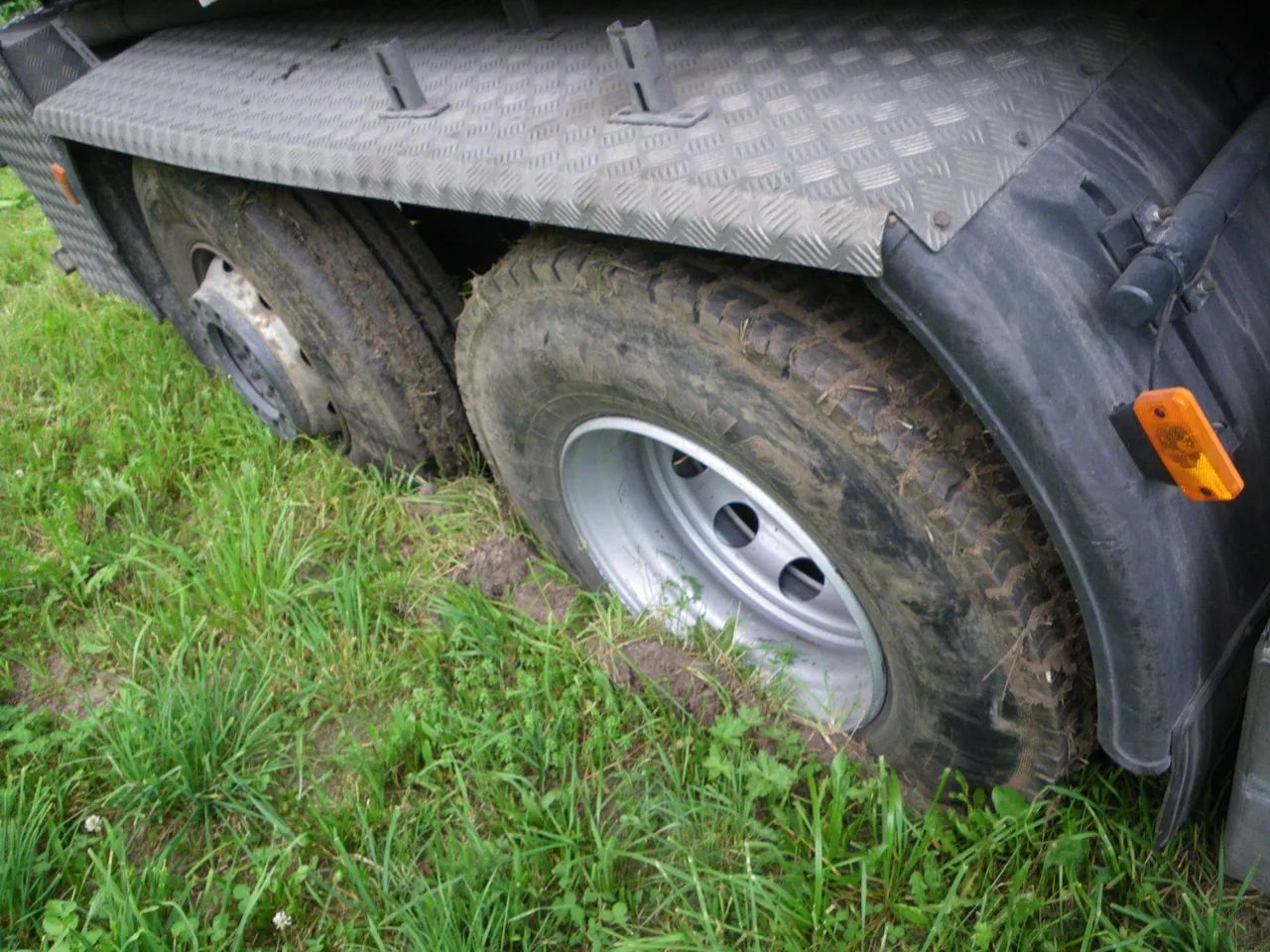 lkw-absturz-bergung-brennwald-2012-9.webp