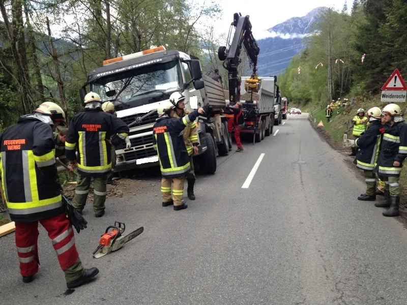 lkw-bergung-jerzens2.webp
