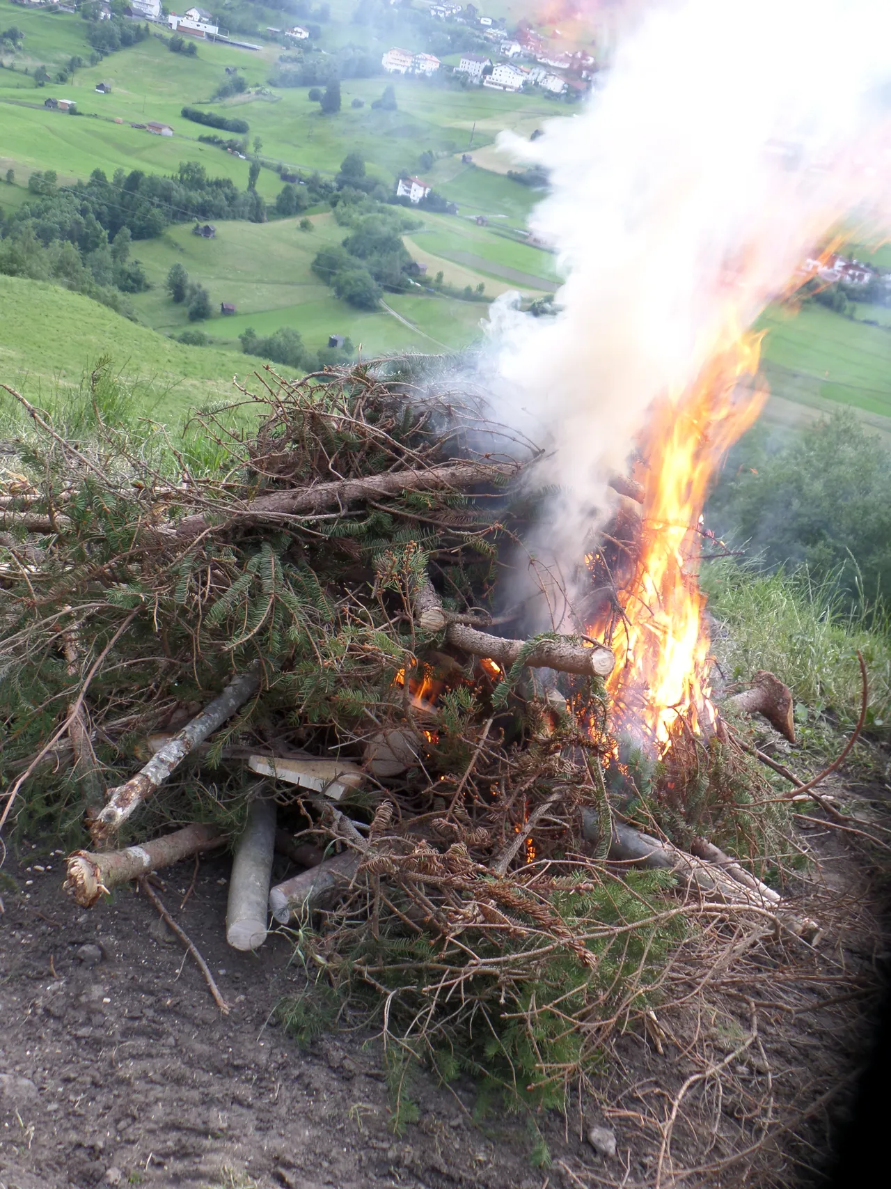herz_jesu_feuer_fj_js_2015_13.webp