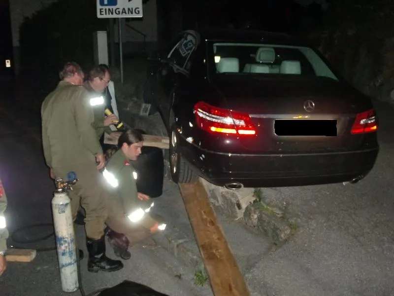 Technischer Einsatz: Fahrzeugbergung im Oberdorf