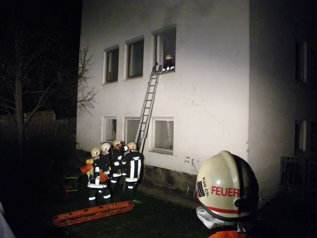 Zugsübung: “Gebäudebrand mit vermissten Personen”