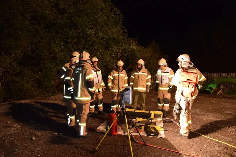 Gruppenübung / Verkehrsunfall mit eingeklemmter Person