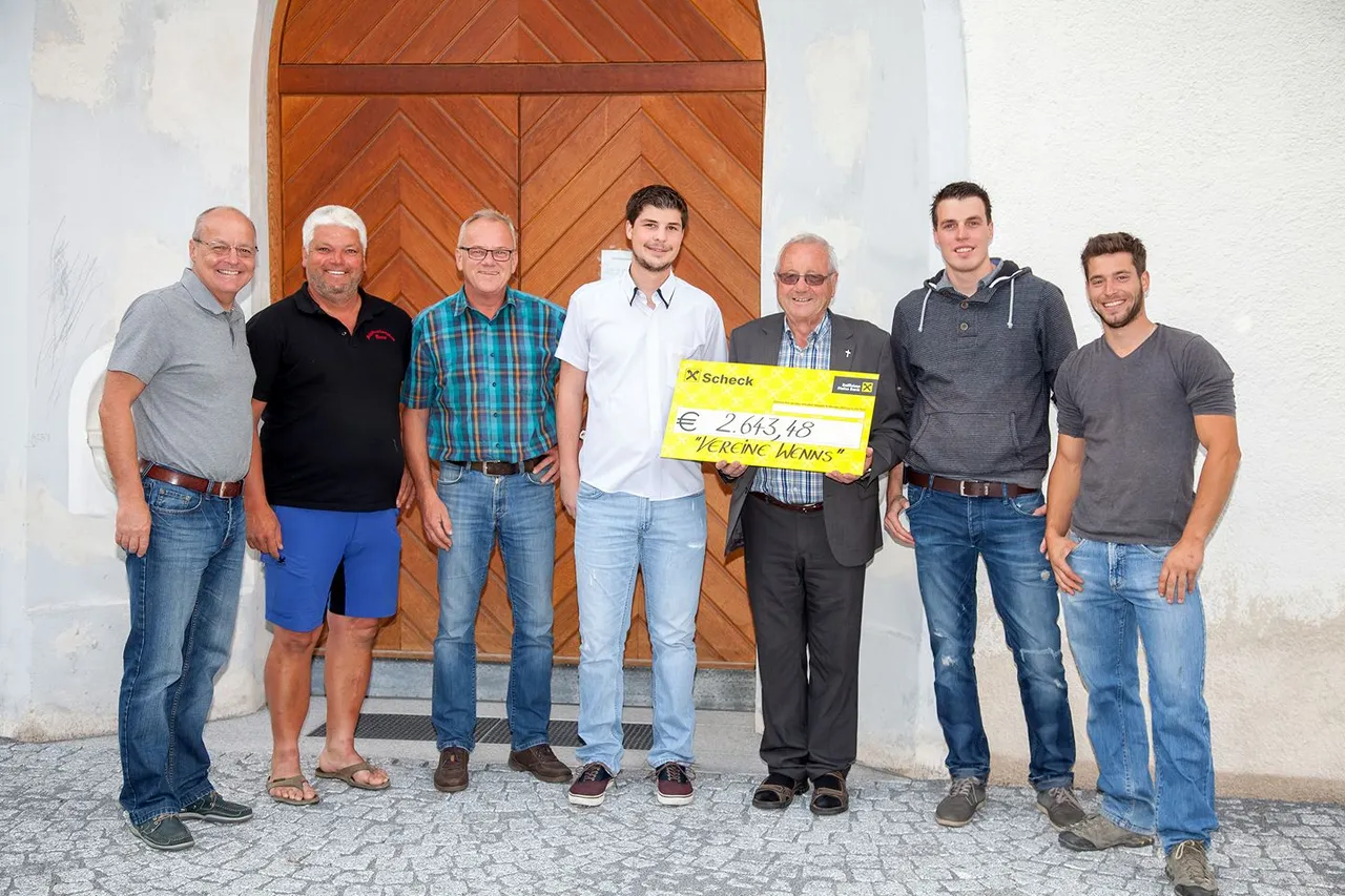 Wenner Vereine spenden für Kirchenvorplatz - Renovierung 2643,48 Euro