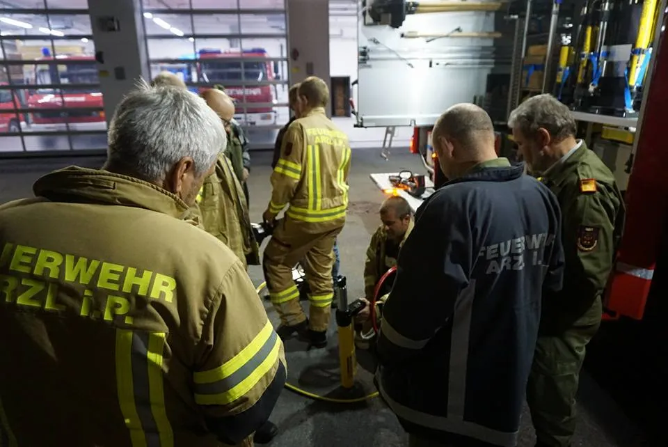 Besuch und gemeinsame Schulung mit unseren Kameraden der Nachbarfeuerwehr Arzl i. P.