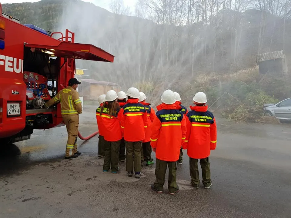 Fleißige Feuerwehrjugend - Marschier- und Vorführübung