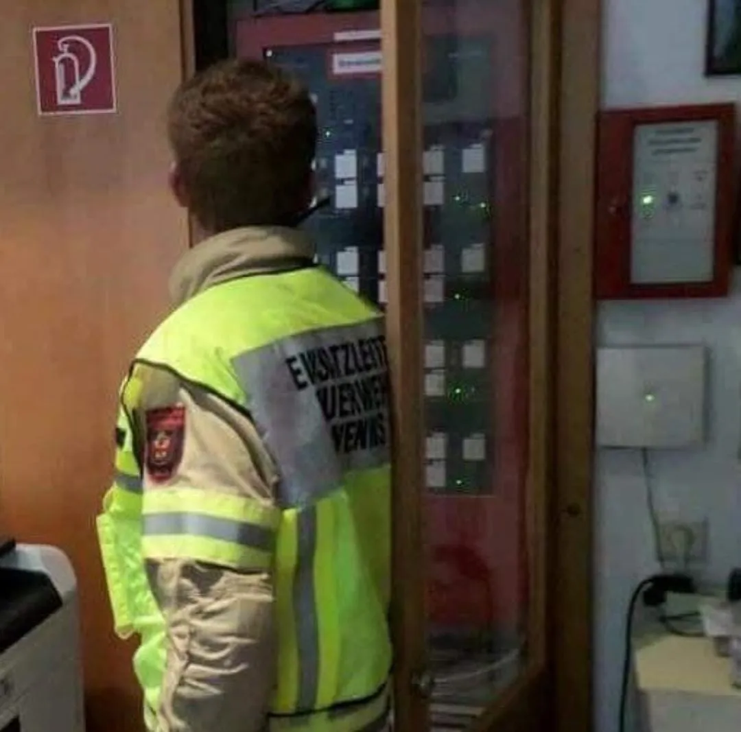 Brandmeldealarm - Rauchentwicklung durch Ski wachsen