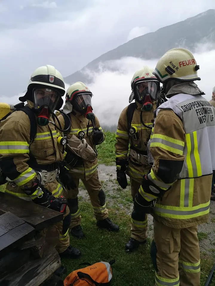 Zugsübung "Gebäudebrand mit vermissten Personen" der Gruppen 5 und 6