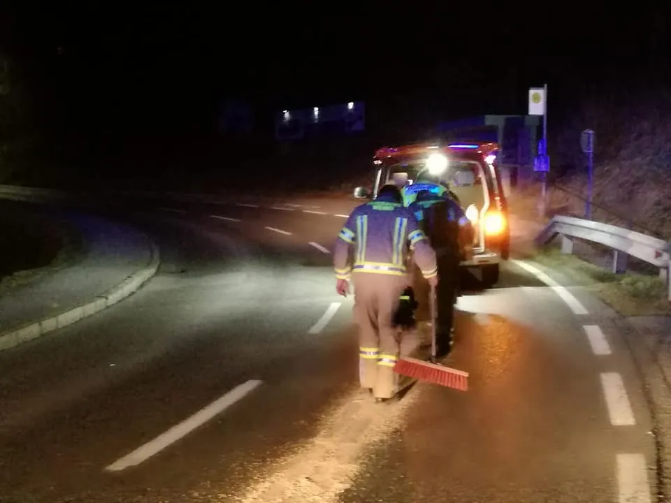 Ölspur auf Landesstraße L16-Pitztaler Landesstraße