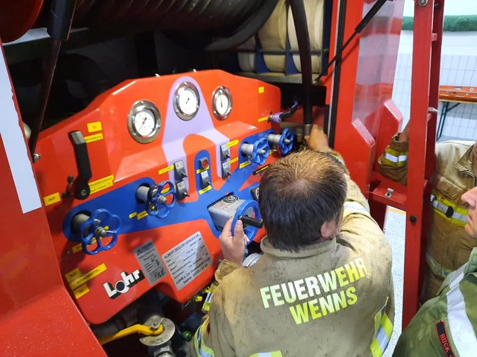 Start der Maschinistenübungen - lehrreiche Fahrzeugschulung im Stationsbetrieb