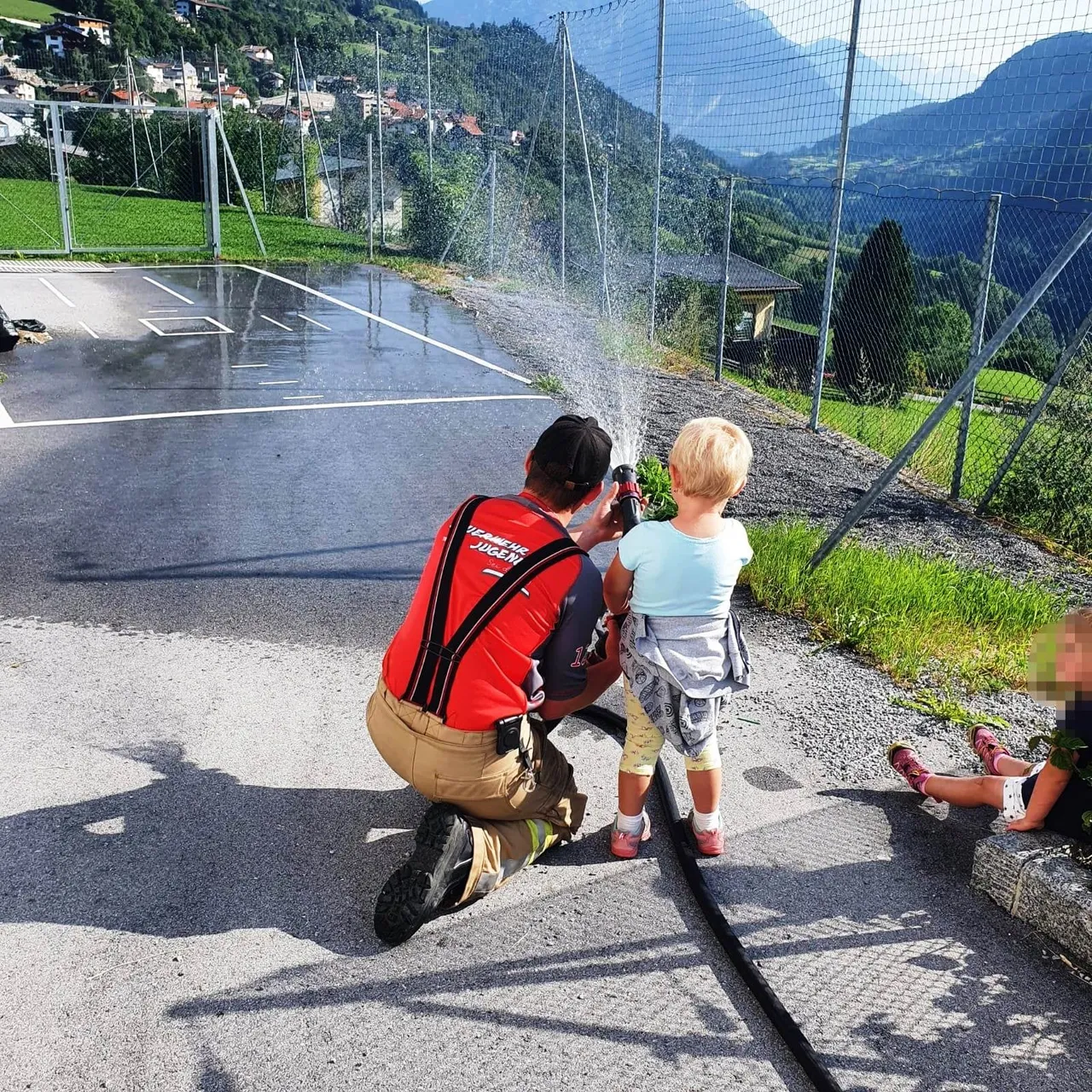 Besuch der Sommerbetreuungsgruppe des Kindergartens