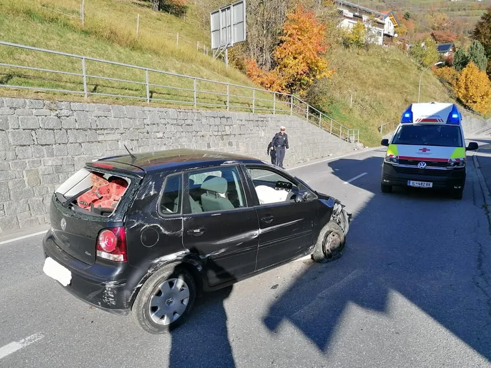 Einsatzmeldung "Aufräumarbeiten nach Fahrzeugüberschlag L16-Pitztaler Landesstraße"