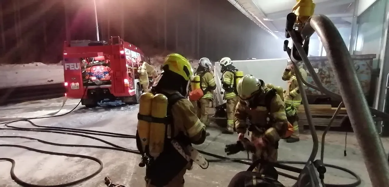 Gruppenübung "Brand Tischlerei Sailer mit vermissten Personen und Gefahrengut" -