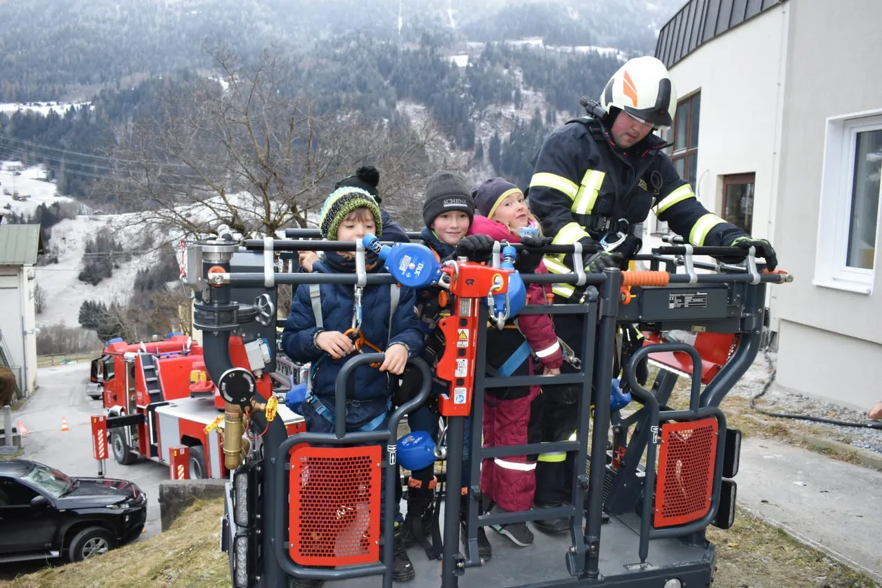 Brandübung Volksschule Wenns