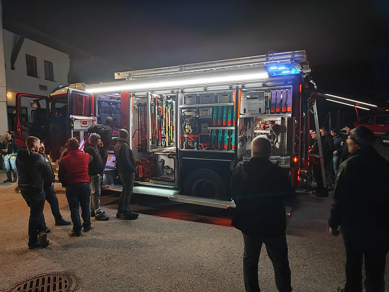 Empfang TLFA 3000/100 unserer Nachbarfeuerwehr Freiwillige Feuerwehr Arzl im Pitztal