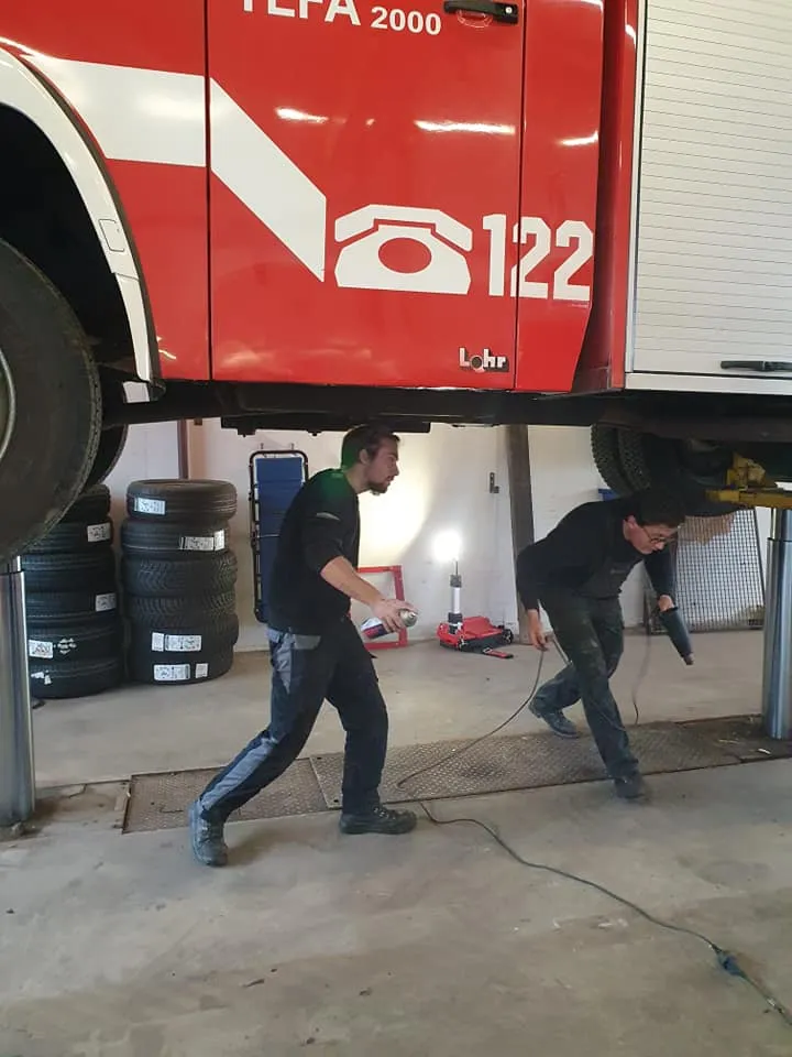 Rost Reparaturen beim Tanklöschfahrzeug