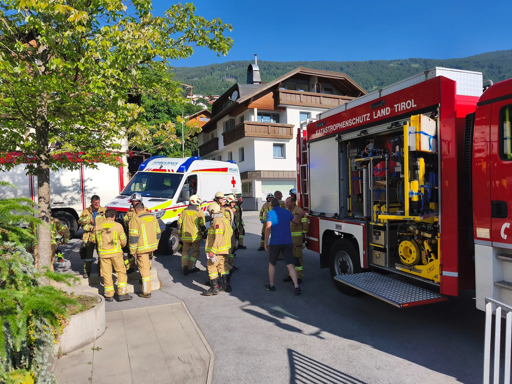 Person eingeschlossen - Türöffnung für die FF Wenns