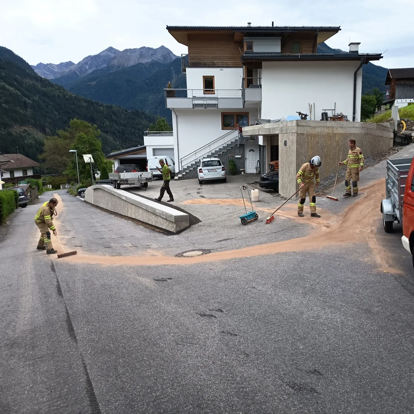 Einsatz Ölspur im Unterdorf