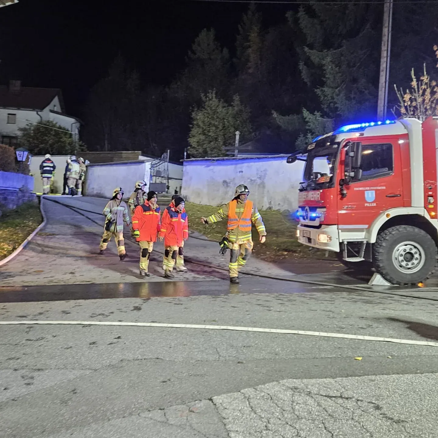 Feuerwehrjugend Wenns bei Atemschutzübung in Piller im Einsatz