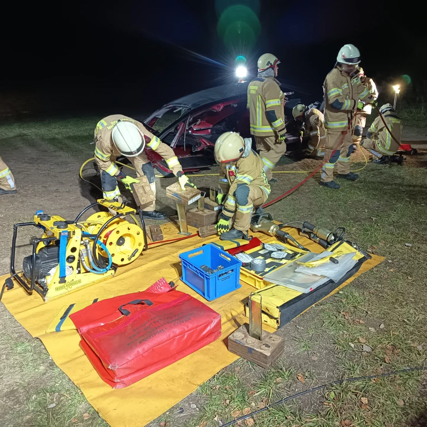 Gruppenübung: Verkehrsunfall mit eingeklemmter Person